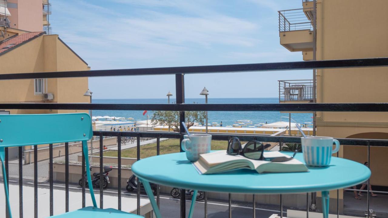 Babyaccommodation Family Experience III Pietra Ligure Exterior foto