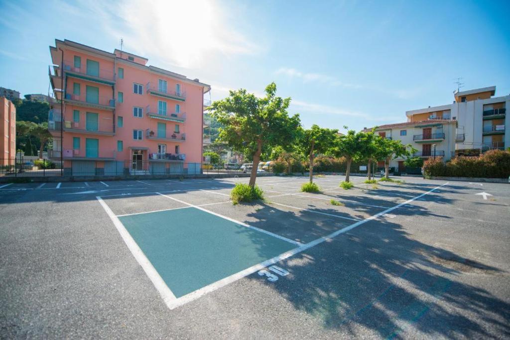 Babyaccommodation Family Experience III Pietra Ligure Exterior foto