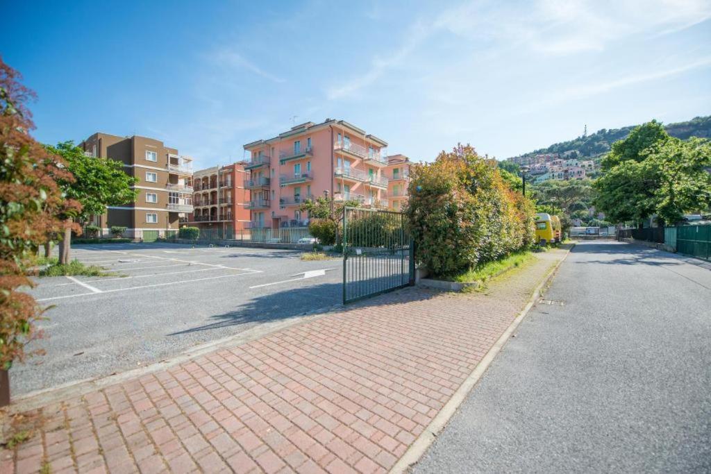 Babyaccommodation Family Experience III Pietra Ligure Exterior foto
